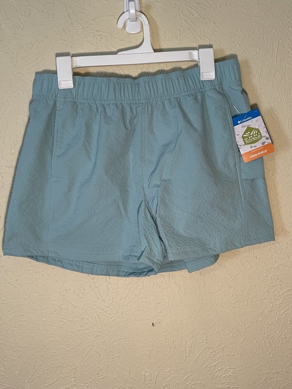 Columbia NWT Sucker for Summer Aqua Short with Omni Shield, Size Medium